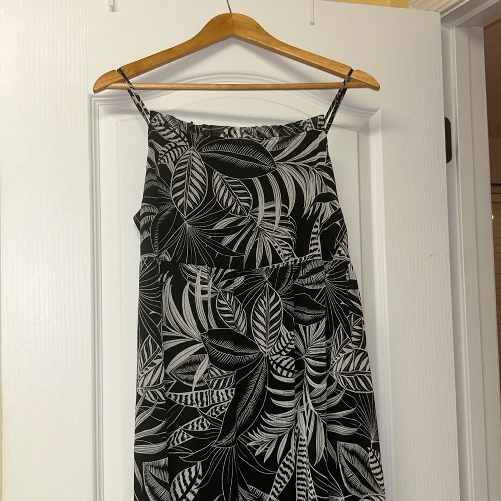 Flowy Floor length dress 🖤